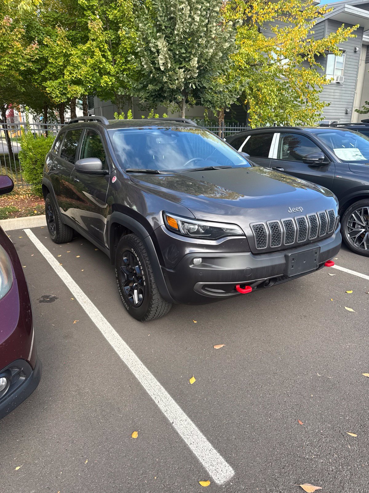 Used 2021 Jeep Cherokee Trailhawk AWD/4WD image 3