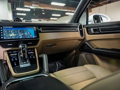 Used 2022 Porsche Cayenne GTS image 40