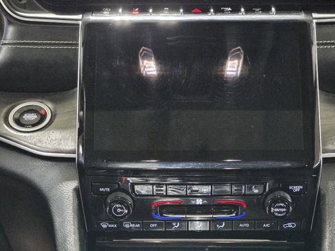 Used 2021 Jeep Grand Cherokee L Limited image 28