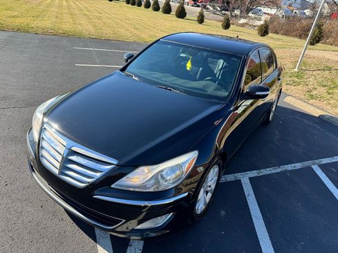 Used 2013 Hyundai Genesis 3.8 RWD image 16