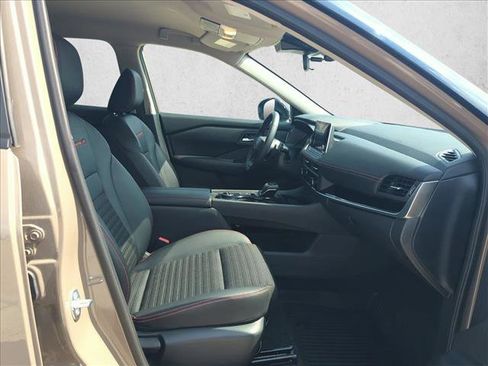 Used 2026 Nissan Rogue SV image 20