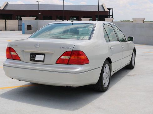 Used 2001 Lexus LS 430 RWD image 50