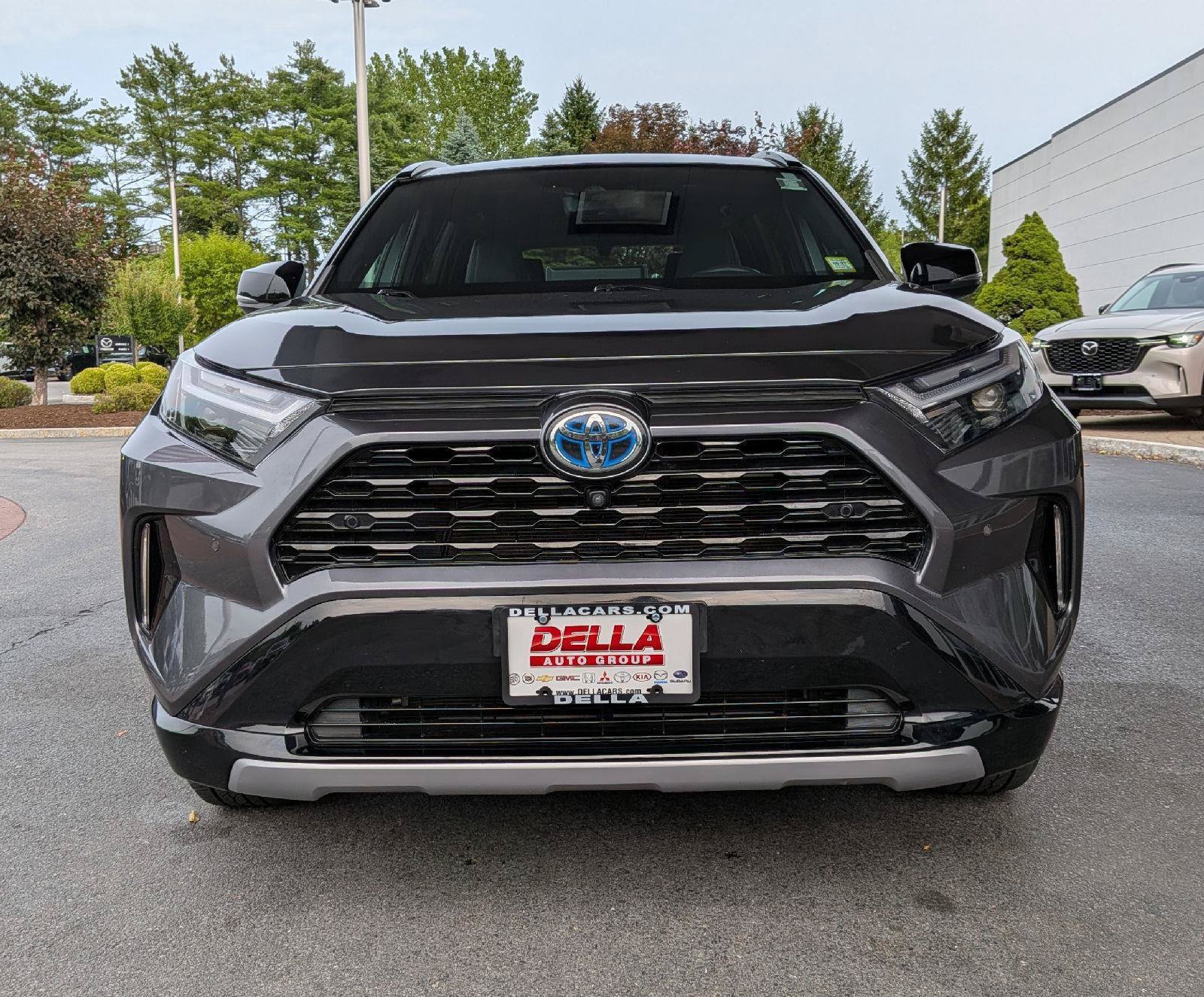 Used 2022 Toyota RAV4 XSE AWD/4WD image 2