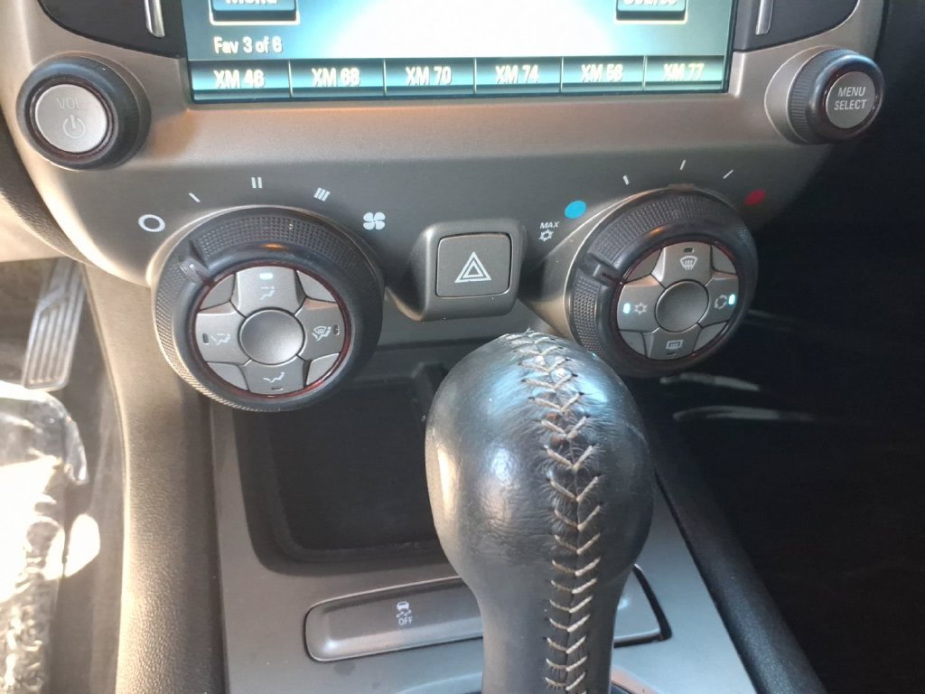 Used 2015 Chevrolet Camaro LT RWD image 13