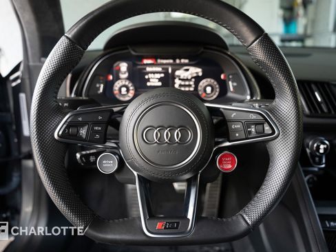 Used 2020 Audi R8 V10 w/ Carbon Exterior Package image 27