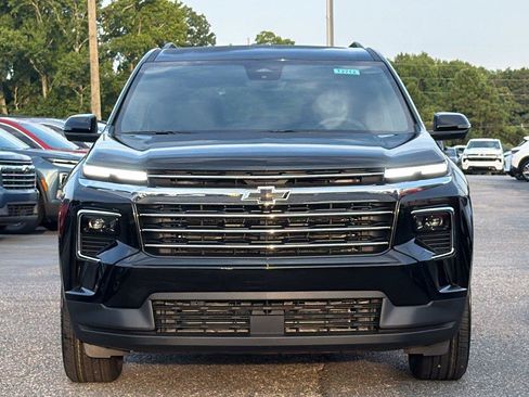 New 2026 Chevrolet Traverse LT w/ Driver Confidence Package FWD image 2