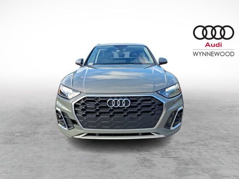 Used 2023 Audi Q5 2.0T Premium w/ Convenience Package AWD/4WD image 2
