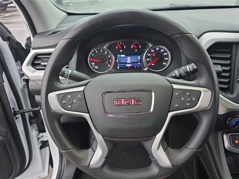 Used 2022 GMC Acadia SLE w/ Driver Convenience Package image 11