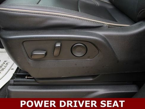 Used 2023 GMC Yukon SLT image 3