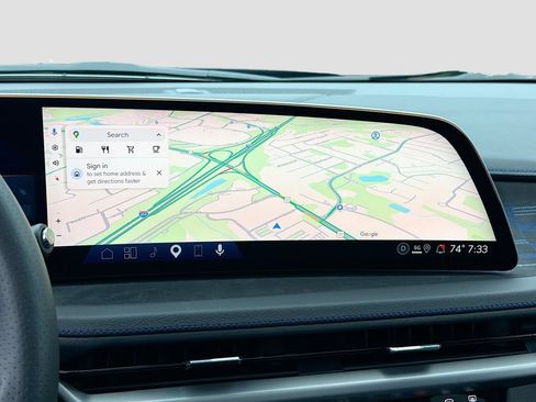Used 2025 Cadillac XT4 Sport w/ Technology Package FWD image 13