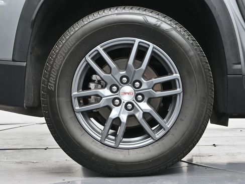 Used 2025 GMC Acadia Elevation image 44