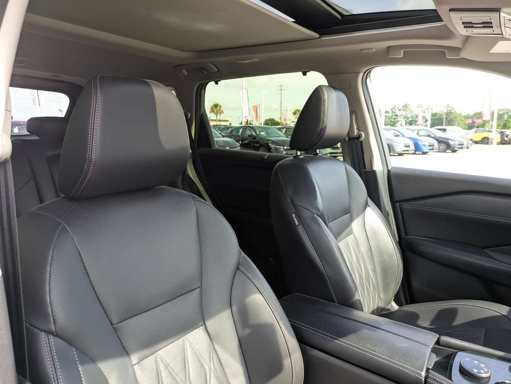Used 2025 Nissan Rogue Platinum w/ Platinum Premium Package AWD/4WD image 36