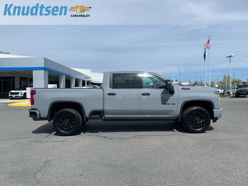 Used 2024 Chevrolet Silverado 2500 LTZ w/ LTZ Plus Package image 8