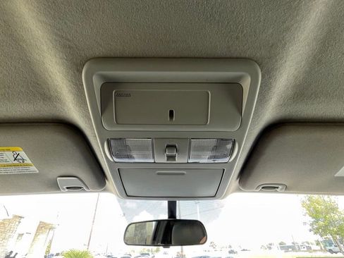 Used 2017 Nissan Titan S image 27