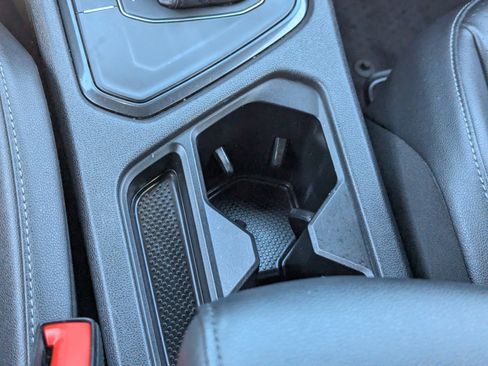 Used 2019 Volkswagen Tiguan SE image 22