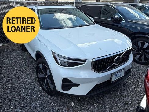 New 2025 Volvo XC40 B5 Core w/ Climate Package image 1