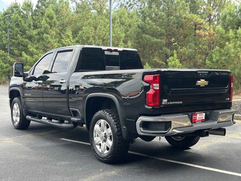 Used 2022 Chevrolet Silverado 2500 LTZ w/ LTZ Plus Package image 31
