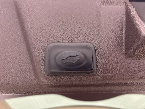 Used 2016 Buick Enclave Premium image 36