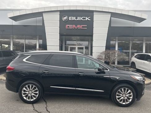 Used 2020 Buick Enclave Premium w/ Sun and Sites Package image 29