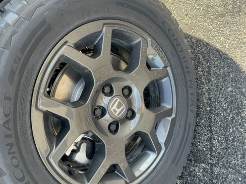 Used 2025 Honda Pilot TrailSport image 9