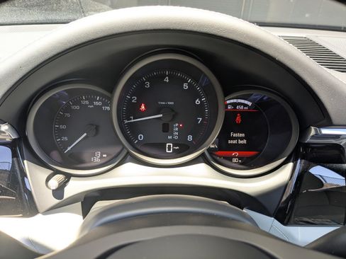 New 2026 Porsche Macan AWD/4WD image 16