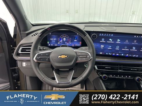 Used 2024 Chevrolet Traverse RS image 28