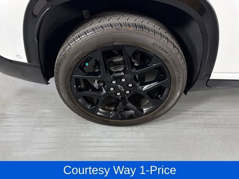 Used 2024 Chevrolet Traverse RS w/ LPO, Floor Liner Package AWD/4WD image 13