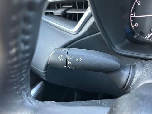 Used 2024 Toyota Corolla Cross LE w/ Moonroof Package image 21