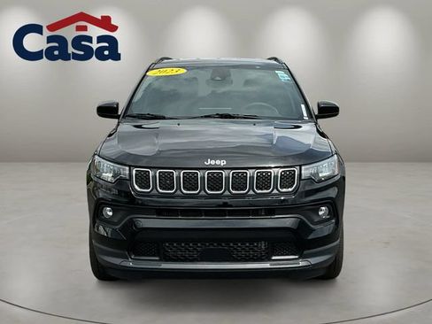 Used 2023 Jeep Compass Latitude AWD/4WD image 2