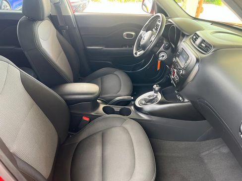 Used 2017 Kia Soul + w/ Designer's Package FWD image 18