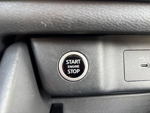 Used 2022 Nissan Rogue SV w/ SV Premium Package image 33