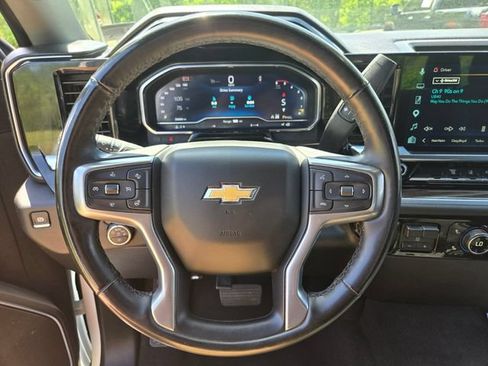 Used 2025 Chevrolet Silverado 2500 LT AWD/4WD image 32