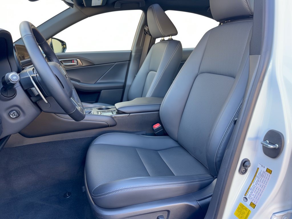 Certified 2026 Lexus IS 350 F Sport RWD image 5