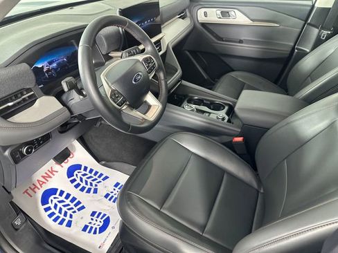 Used 2025 Ford Explorer Active w/ Active Comfort Package image 23