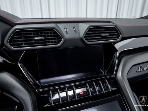 Used 2024 Lamborghini Urus S image 31