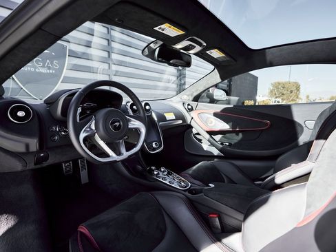 Used 2025 McLaren GTS Base image 2