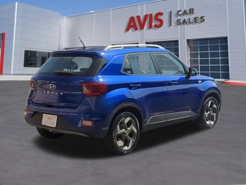 Used 2025 Hyundai Venue SEL FWD image 6