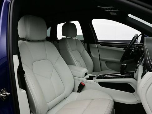 Certified 2024 Porsche Macan S image 17