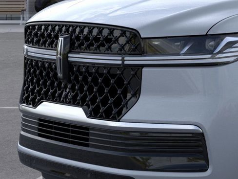 New 2025 Lincoln Navigator Reserve w/ Jet Appearance Package image 39