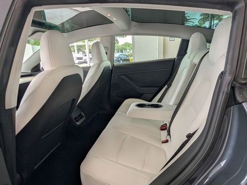 Used 2023 Tesla Model 3 Standard Range RWD image 7