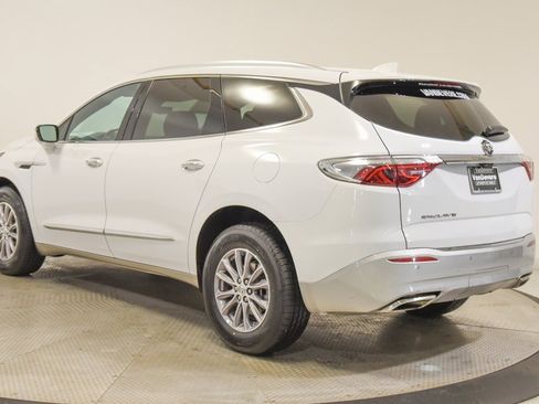 Used 2024 Buick Enclave Premium image 11
