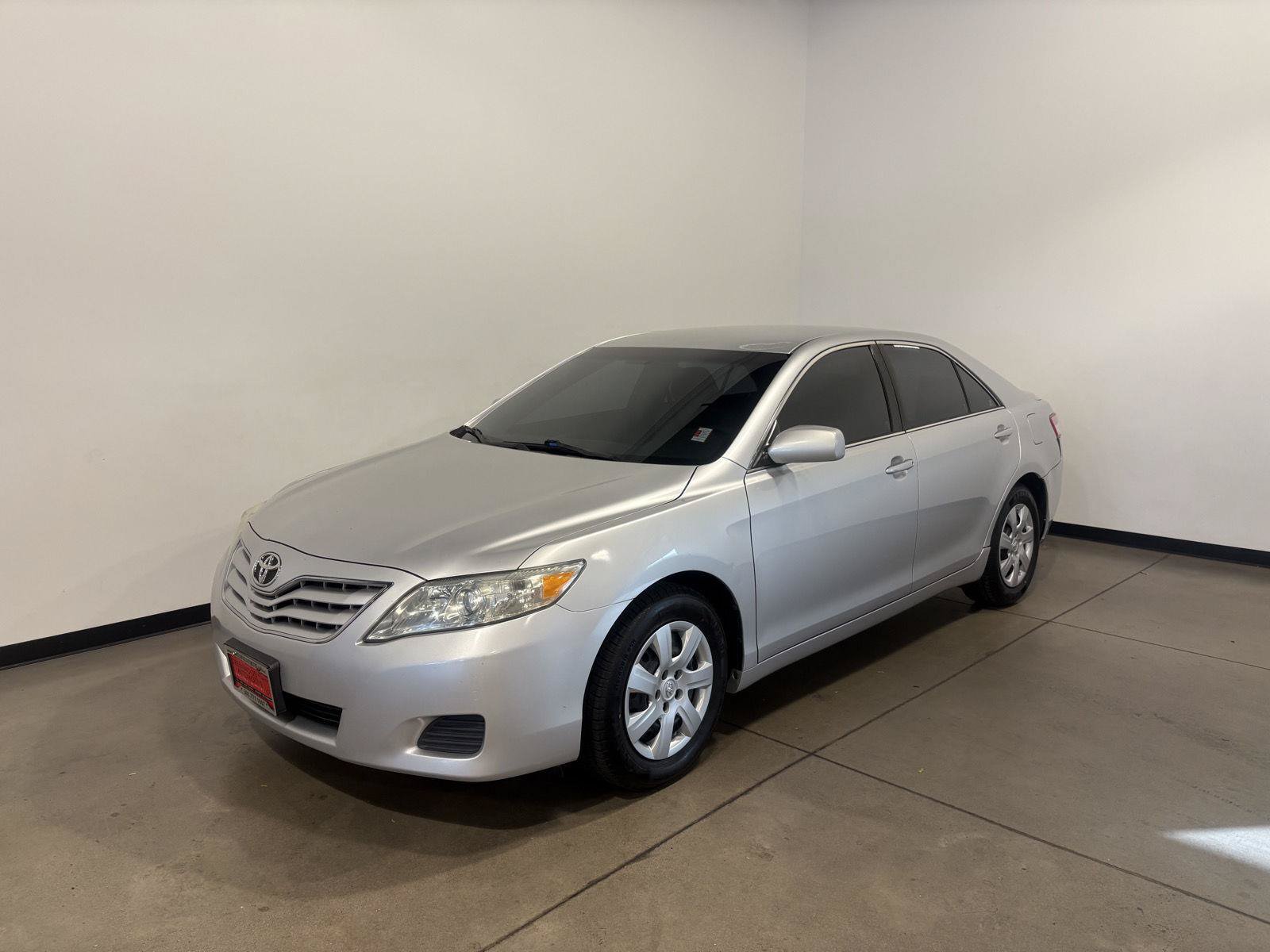 Used 2011 Toyota Camry LE FWD image 8