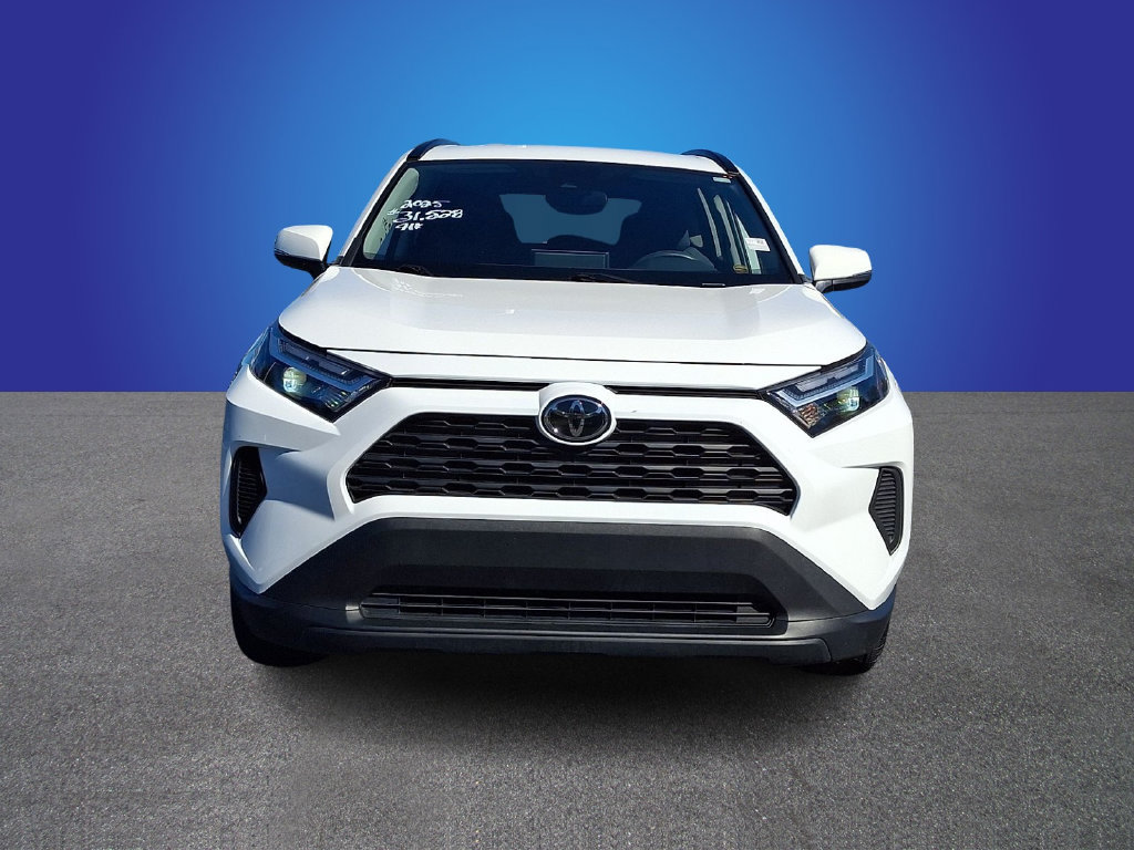 Used 2025 Toyota RAV4 XLE FWD image 2