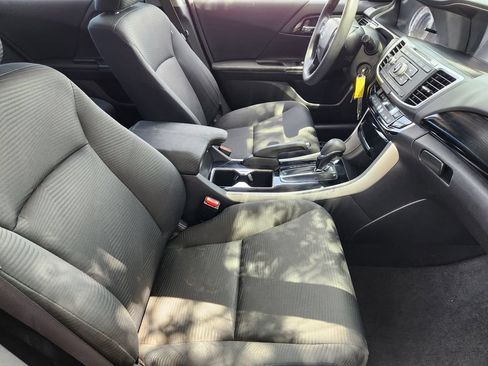 Used 2017 Honda Accord LX image 9