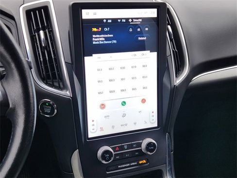 Used 2022 Ford Edge Titanium image 15