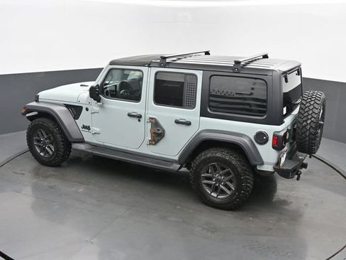 Used 2024 Jeep Wrangler Unlimited Sport AWD/4WD image 38