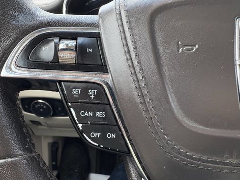 Used 2017 Lincoln Continental Premiere FWD image 47