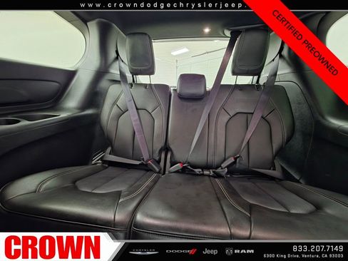 Certified 2025 Chrysler Pacifica Select image 16