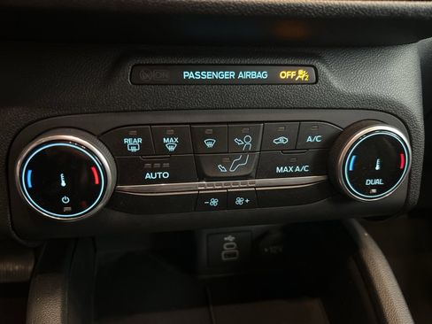 Used 2025 Ford Escape ST-Line image 24