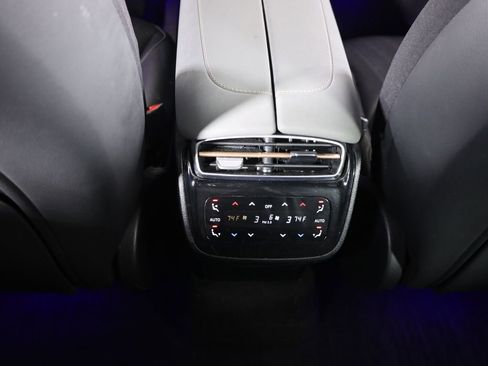 Used 2023 Mercedes-Benz EQS 580 4MATIC SUV w/ Exclusive Trim Package image 35